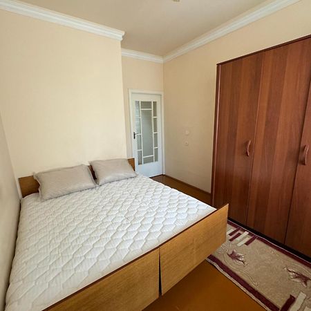 Yunusabad 7 Американский Посольство Taschkent Exterior foto